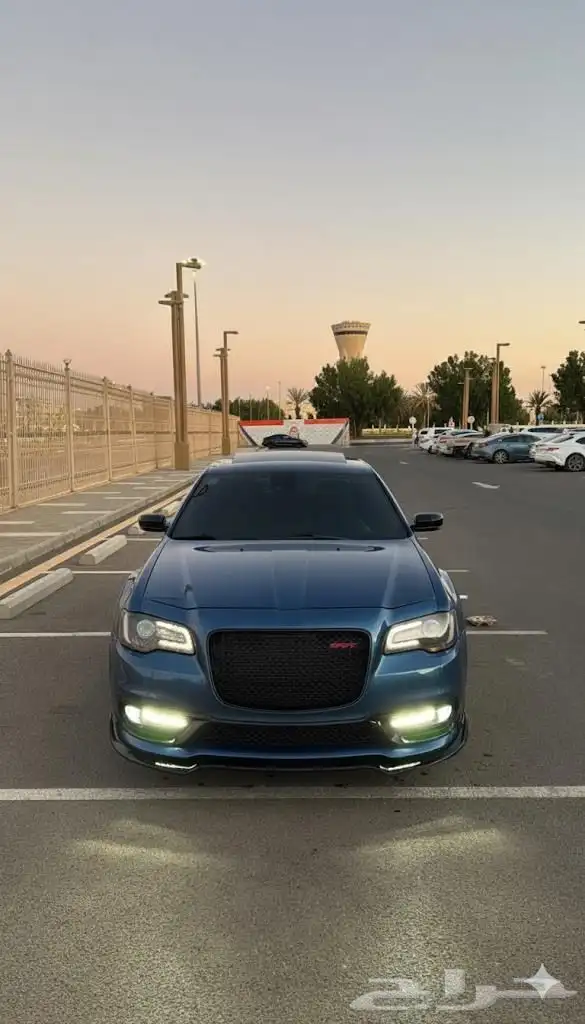 كرايزلر 2021 اكزيكتف V8 5 7 3