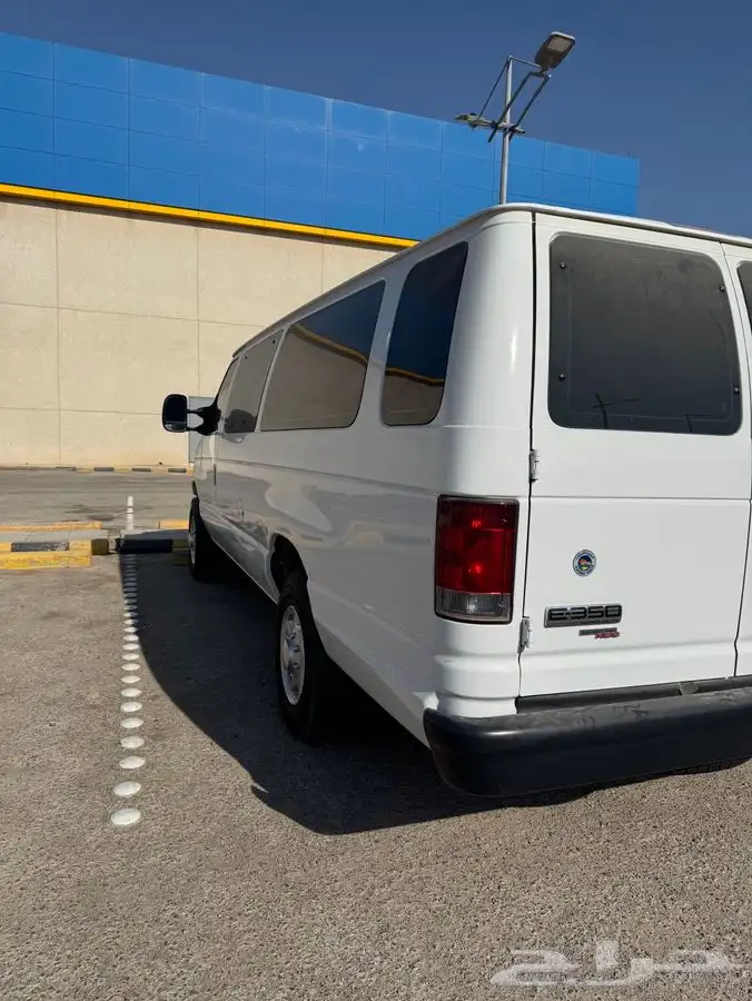 فان فورد مخزن لذوي الاحتياجات الخاصة 5