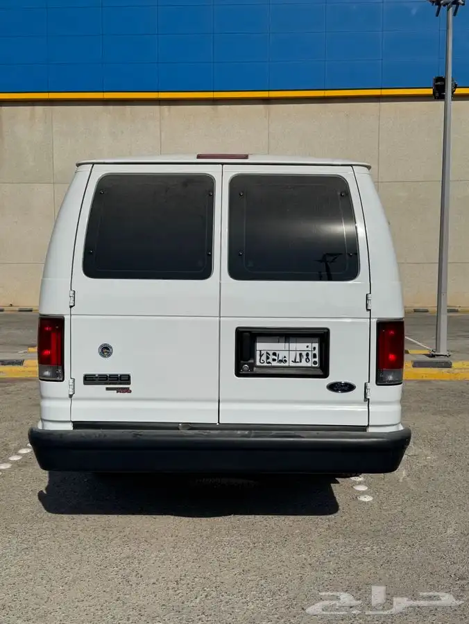 فان فورد مخزن لذوي الاحتياجات الخاصة 4