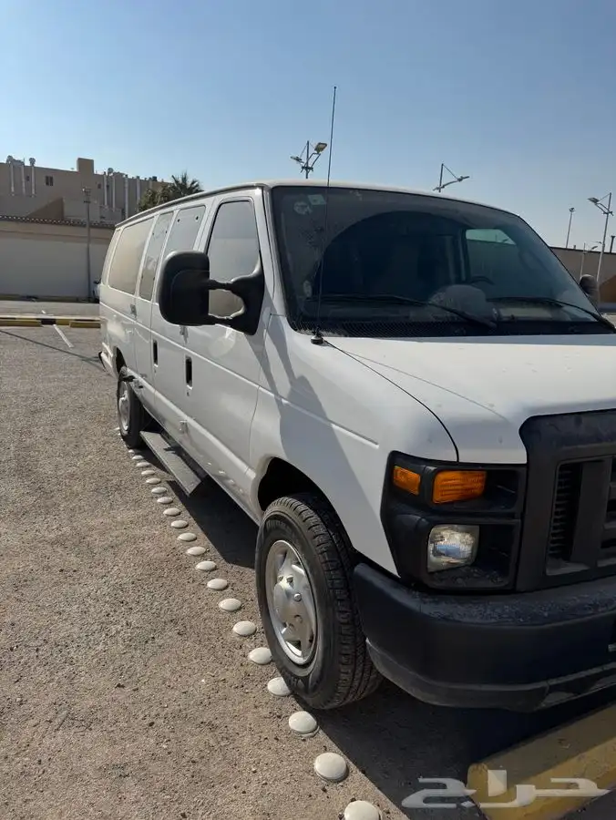 فان فورد مخزن لذوي الاحتياجات الخاصة 3