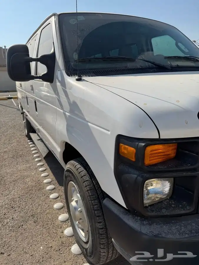 فان فورد مخزن لذوي الاحتياجات الخاصة 13