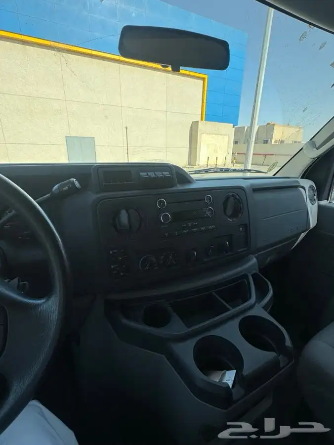 فان فورد مخزن لذوي الاحتياجات الخاصة 16