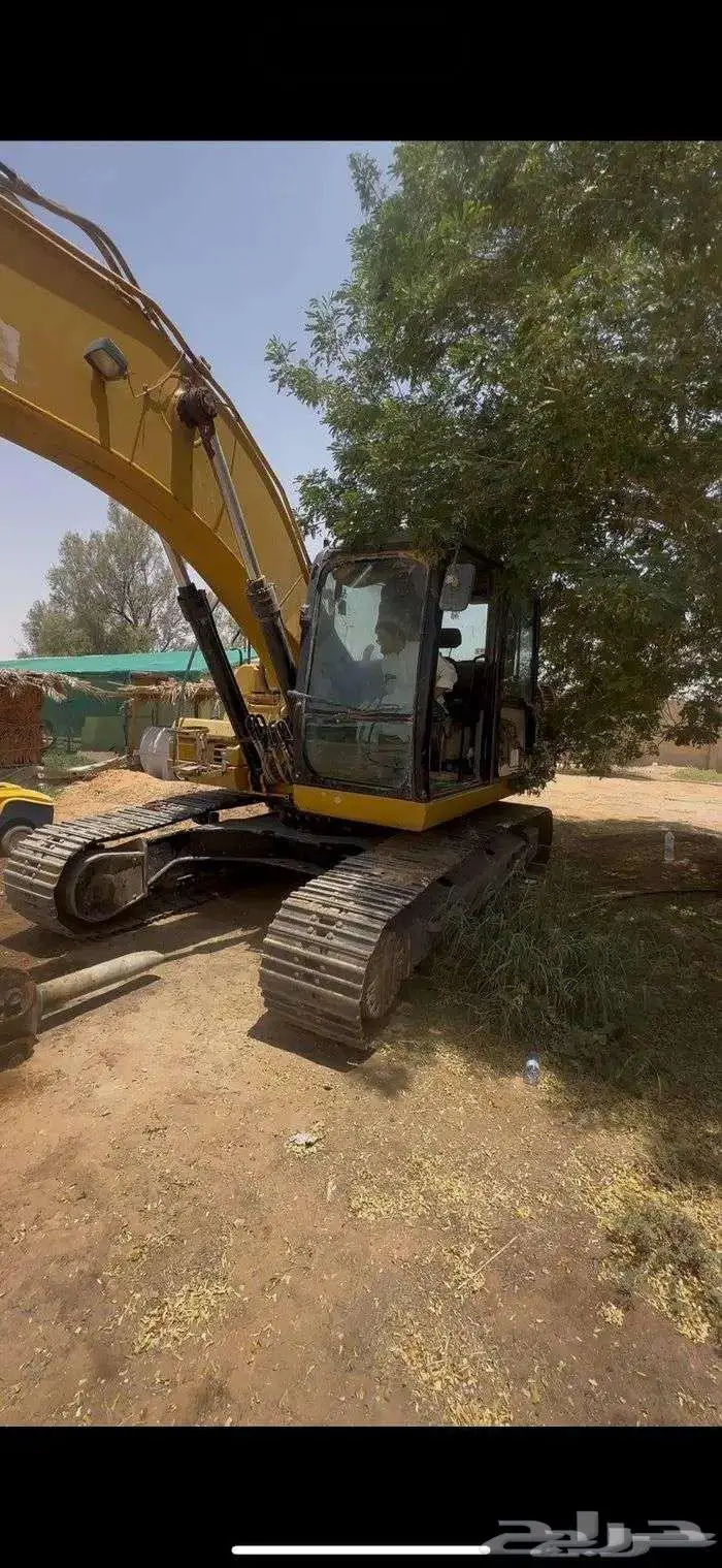 بوكلين للبيع كتربلر 323 موديل 2012 3