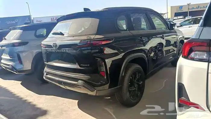 تويوتا اوربان 2026 3