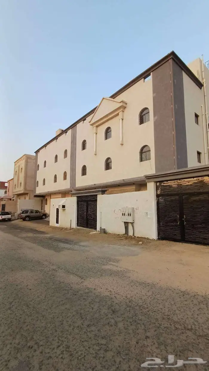 فيلا وثلاث شقق جديدة للإيجار في العمرة باشراحيل 2