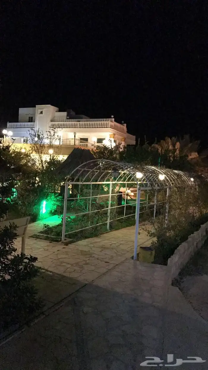 استراحة للبيع بالعمارية بمساحة 10 ألاف متر 2