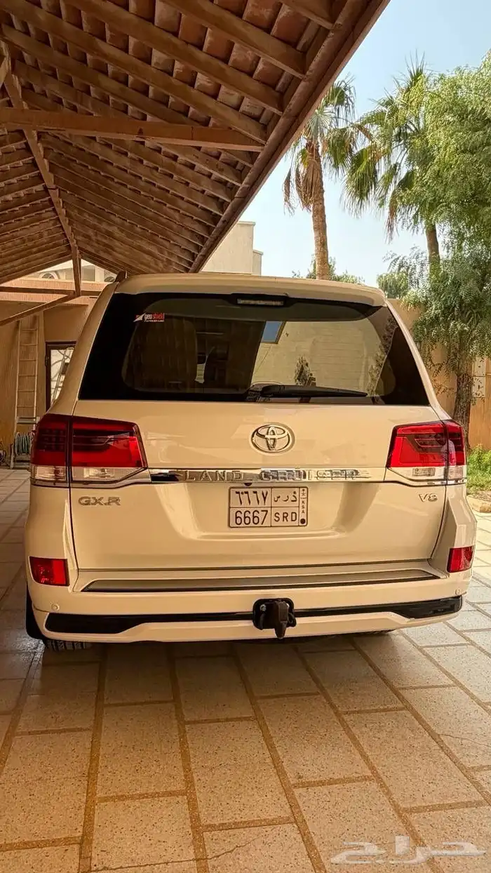 لاندكروزر 2018 gxr مخزن 3