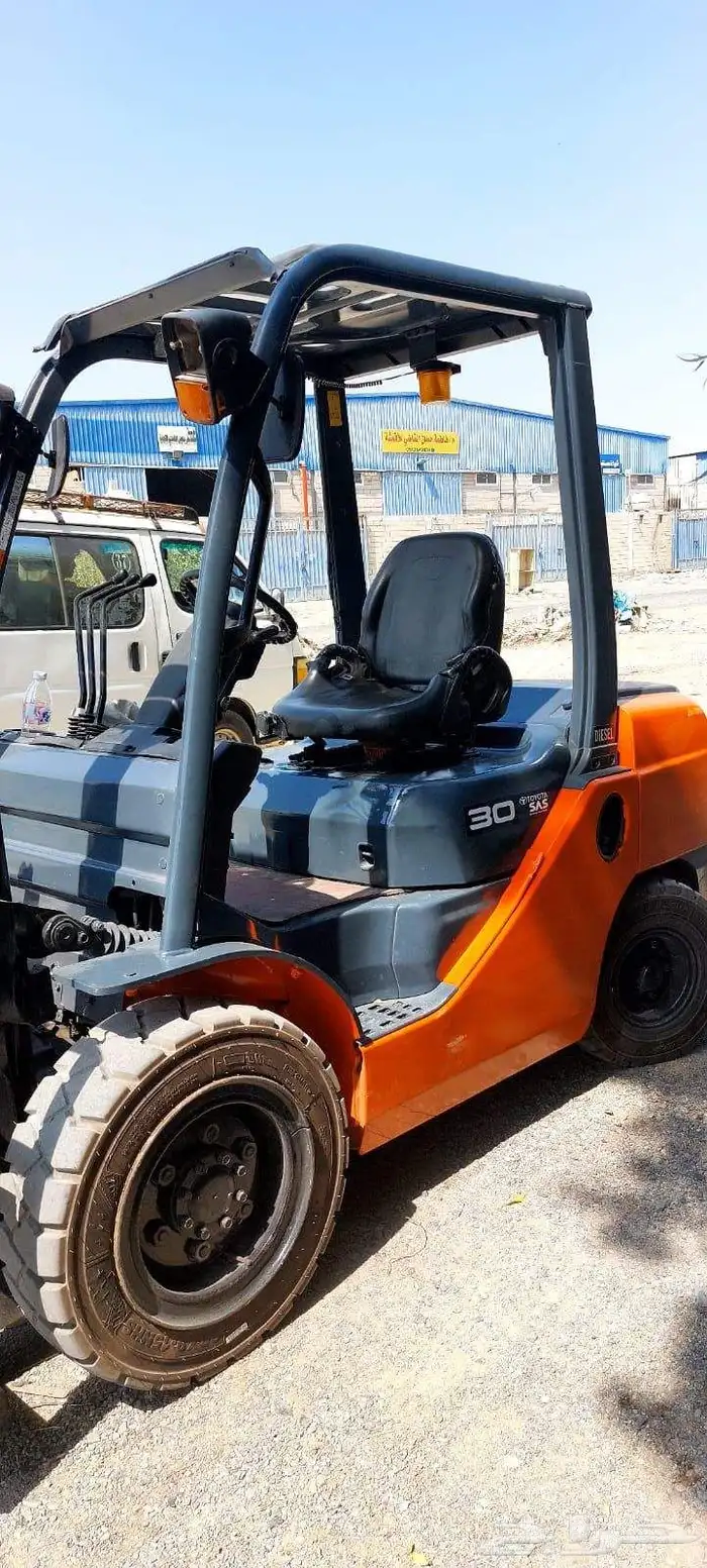 ايجار رافعة شوكية فوركلفت رافعات للايجار يومي شهري 9