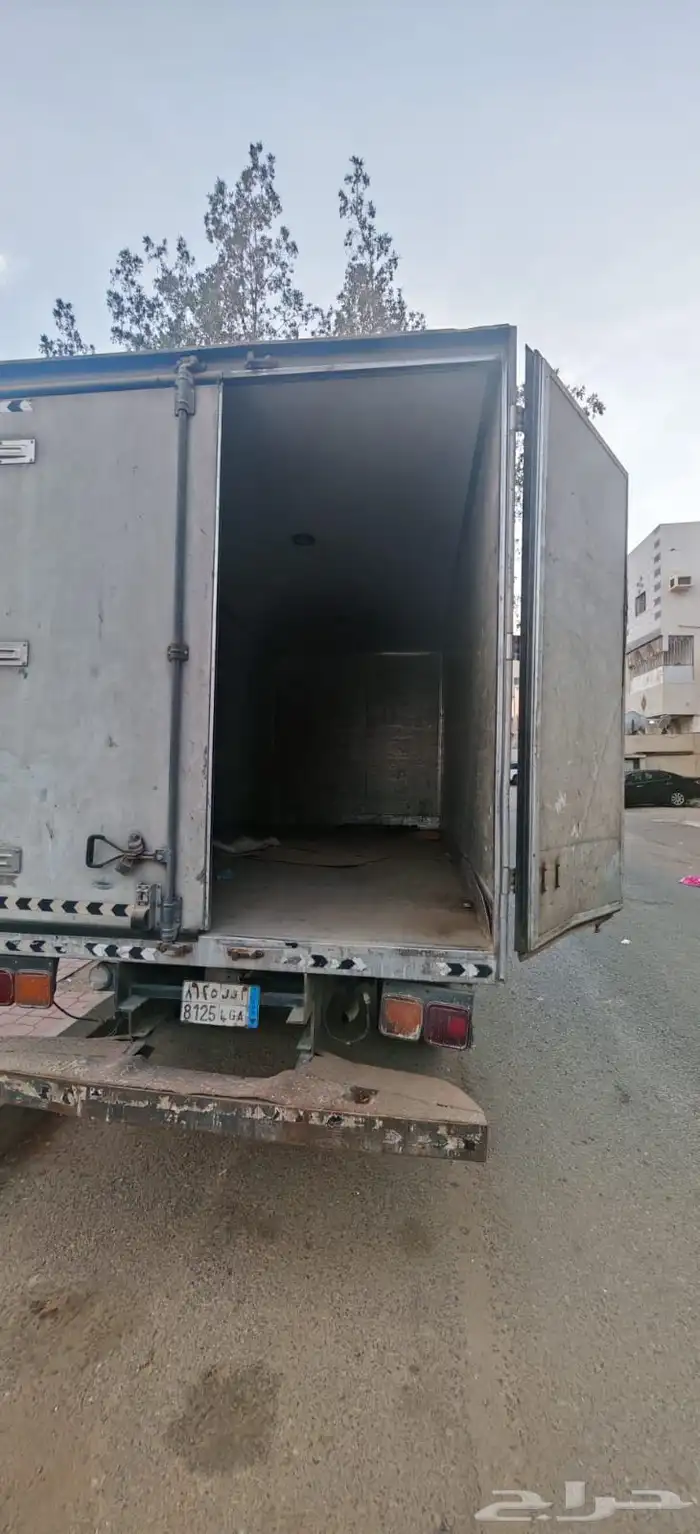 دينا 2006 5متر حافظة عرض 2.10 صافي 2