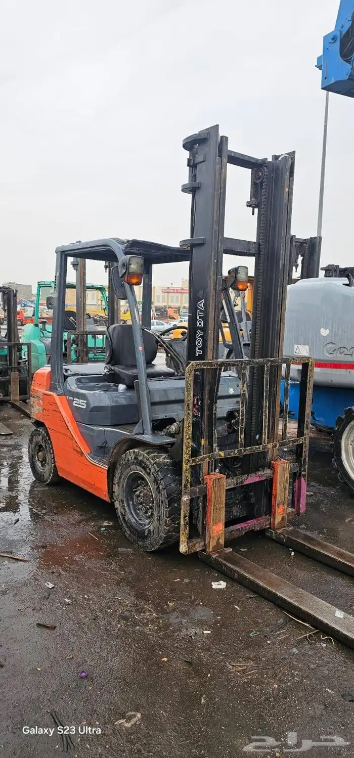 ايجار رافعه شوكية فوركلفت ورافعه يدوية جاك 2