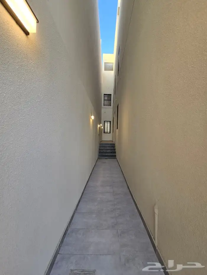 للبيع دور أرضي 6غرف VIP حوش ومدخل سياره بحي الوسام بالخميس 4