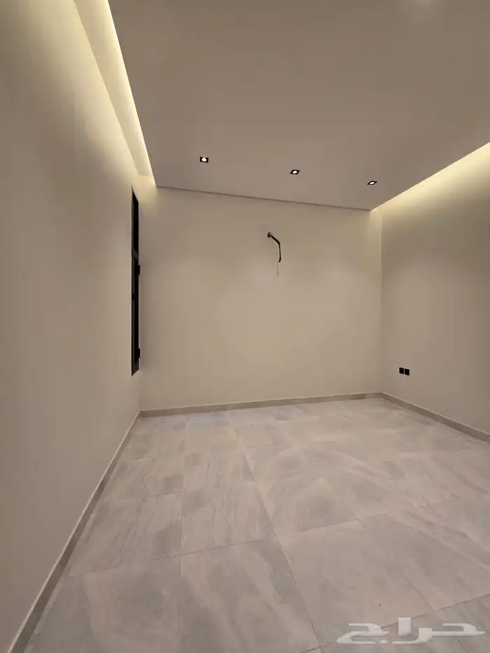 للبيع دور أرضي 6غرف VIP حوش ومدخل سياره بحي الوسام بالخميس 22