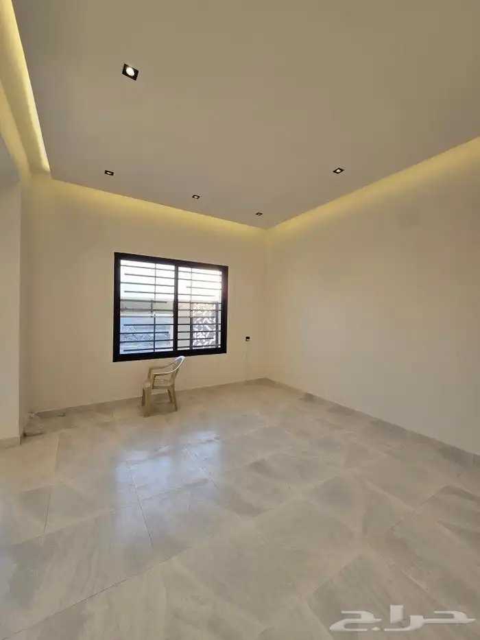 للبيع دور أرضي 6غرف VIP حوش ومدخل سياره بحي الوسام بالخميس 8