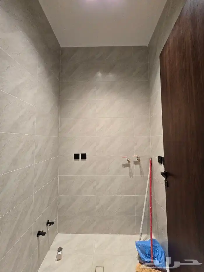 للبيع دور أرضي 6غرف VIP حوش ومدخل سياره بحي الوسام بالخميس 17