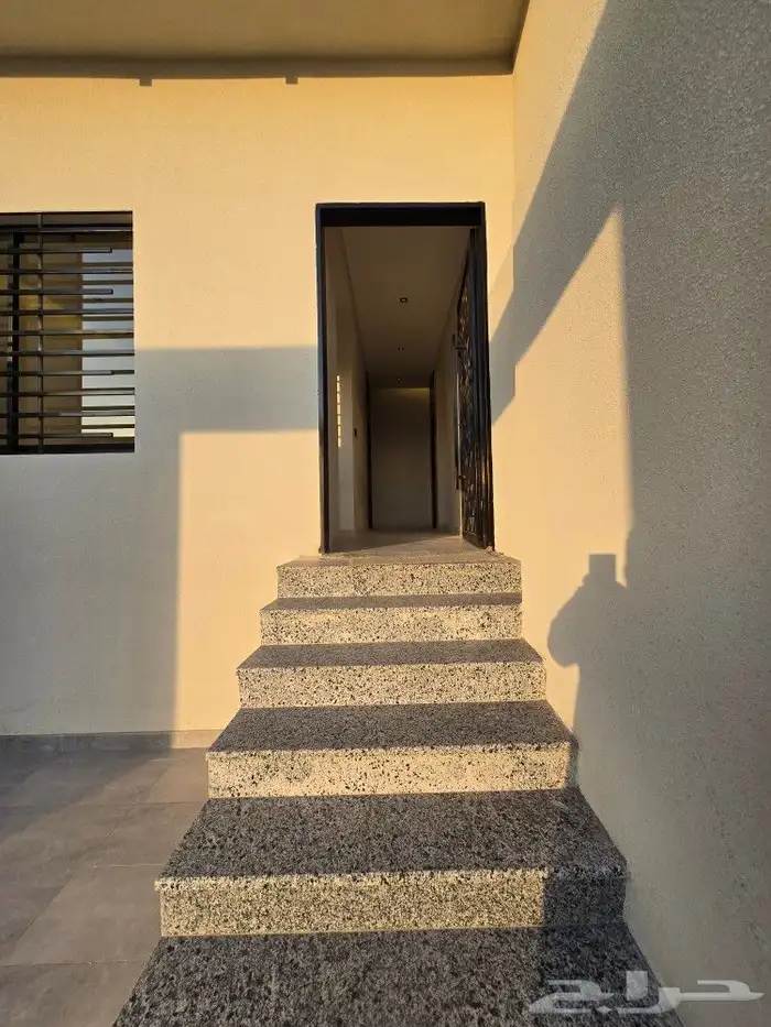 للبيع دور أرضي 6غرف VIP حوش ومدخل سياره بحي الوسام بالخميس 6