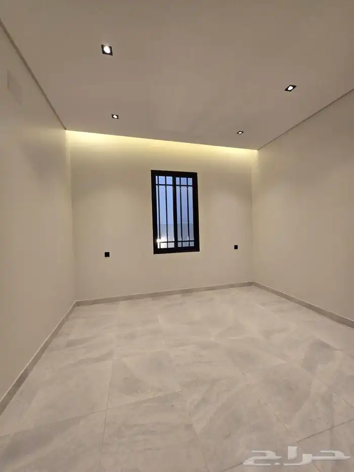 للبيع دور أرضي 6غرف VIP حوش ومدخل سياره بحي الوسام بالخميس 11