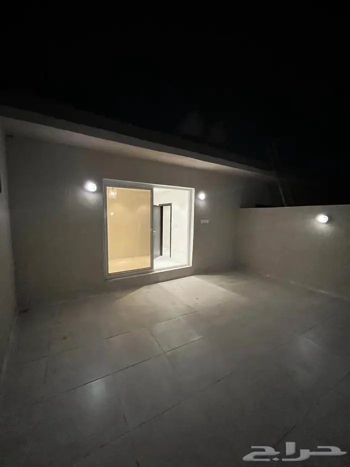 شقة روف مع سطح الطائف حي الشرقية 2