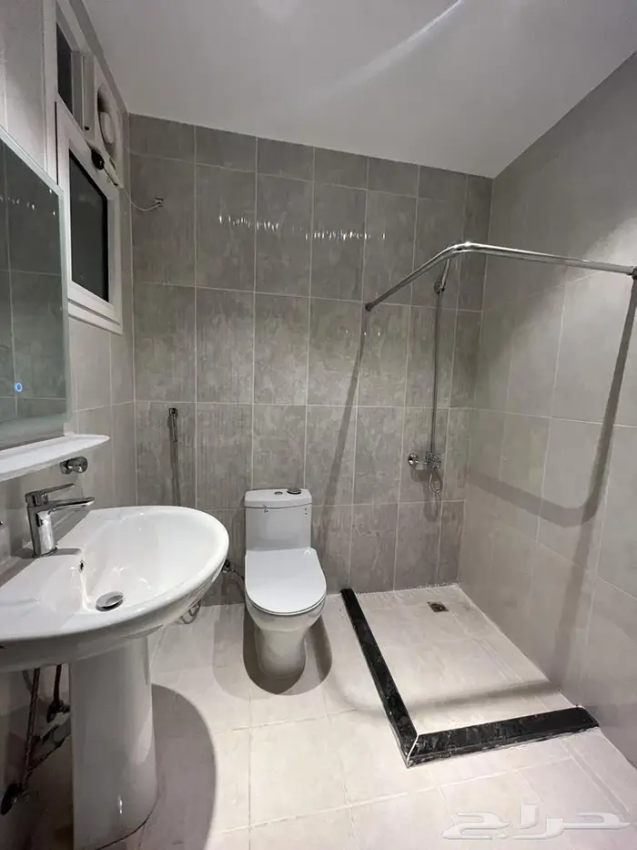 شقة روف مع سطح الطائف حي الشرقية 10