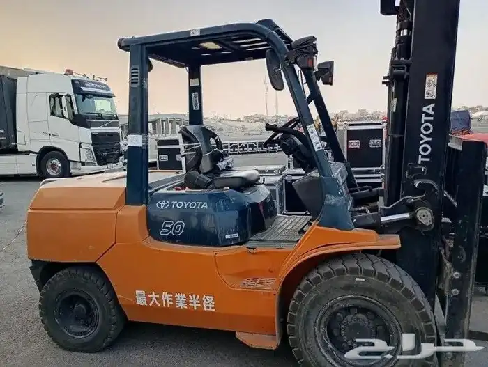 ايجار رافعة شوكية فوركلفت رافعات للايجار يومي شهري 5