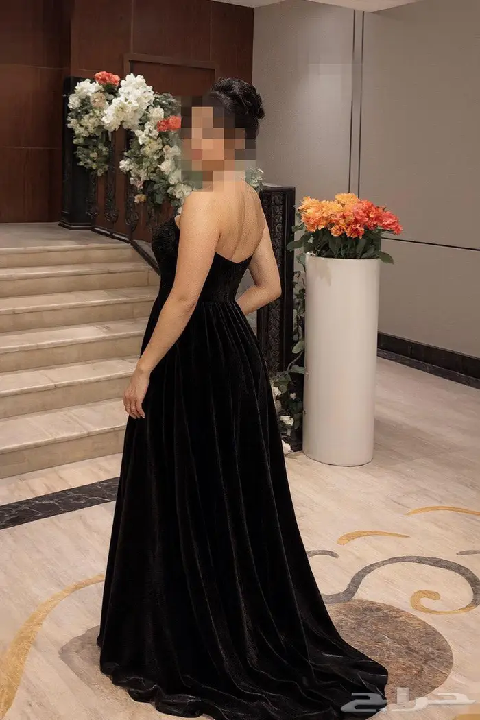 فستان اسود مخمل شتوي 0