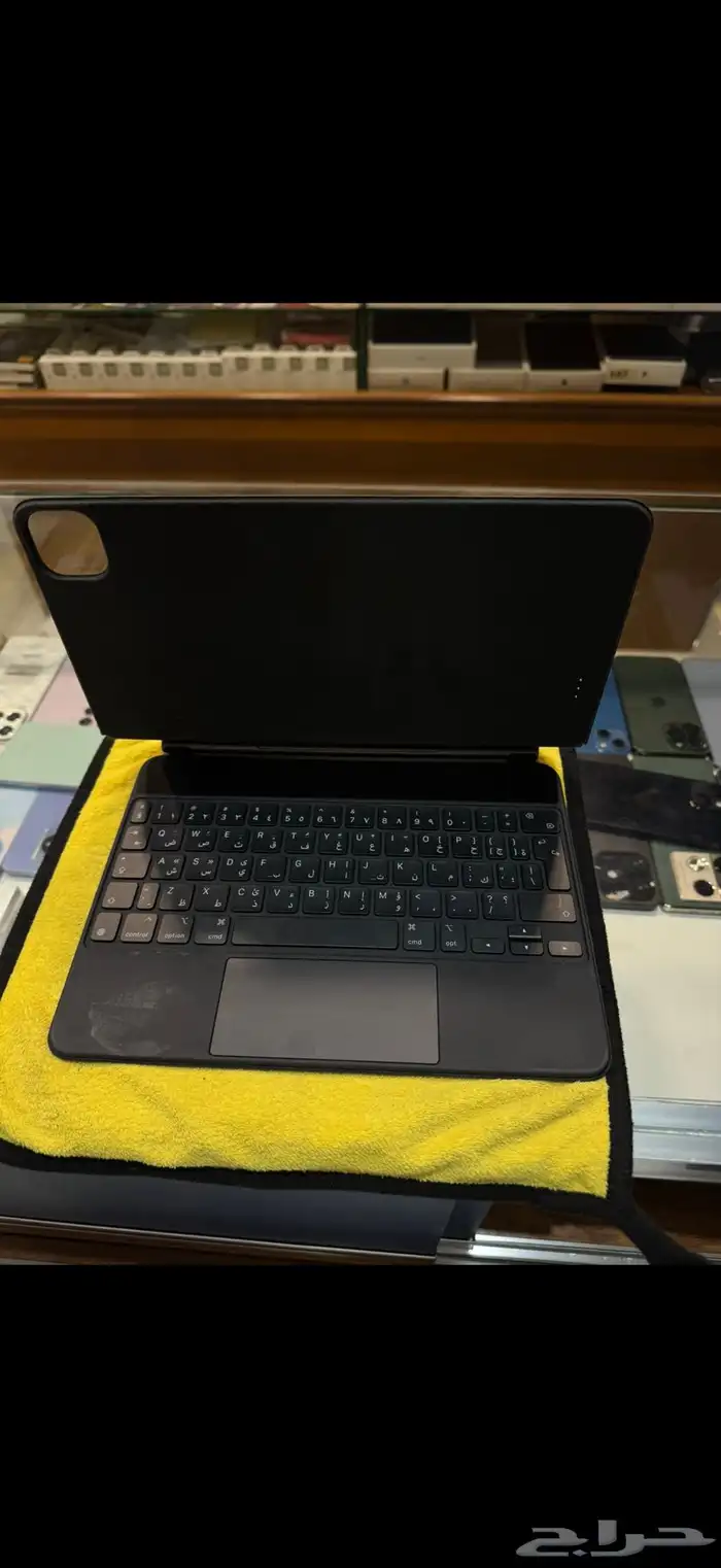 كيبورد مجيك 12.9 أنش اسود 0