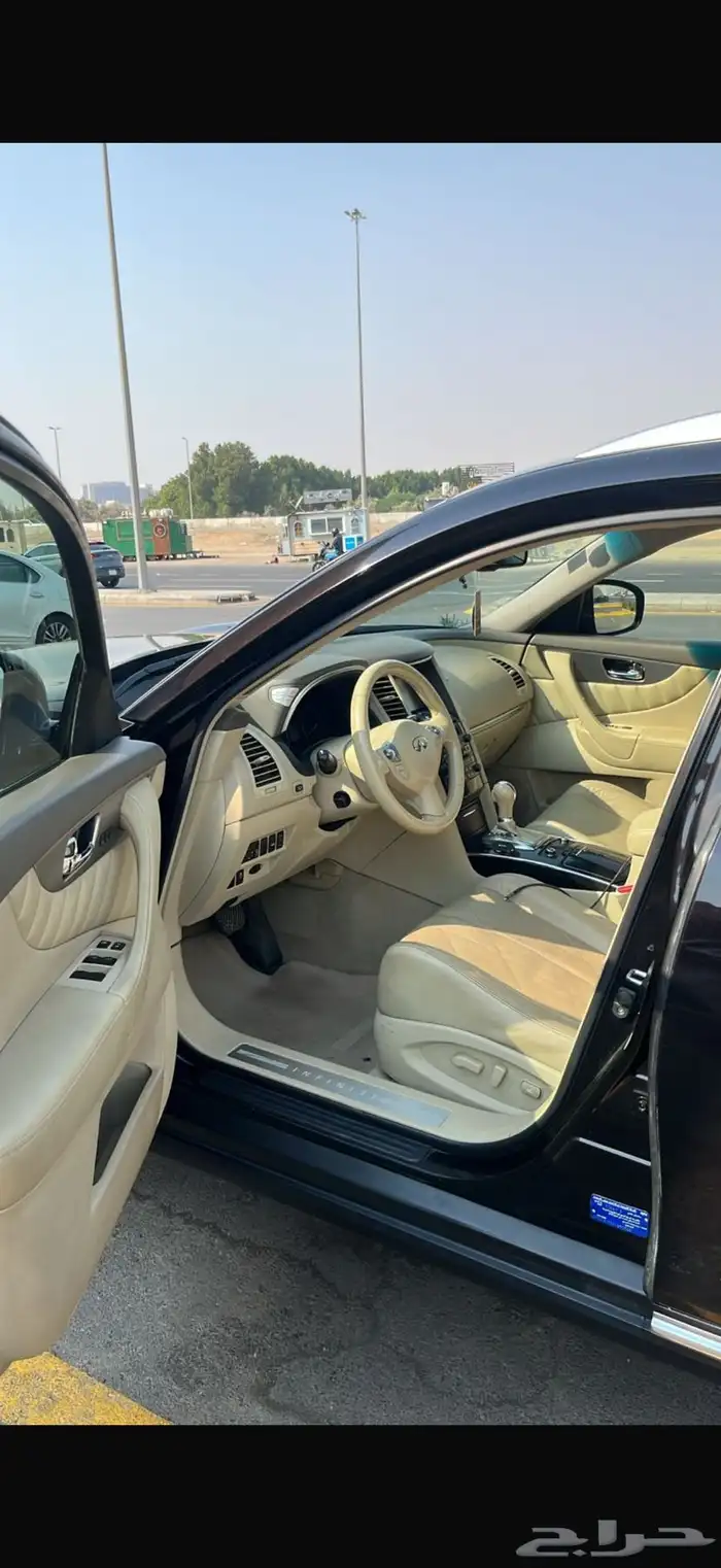 انفنتي QX70 9