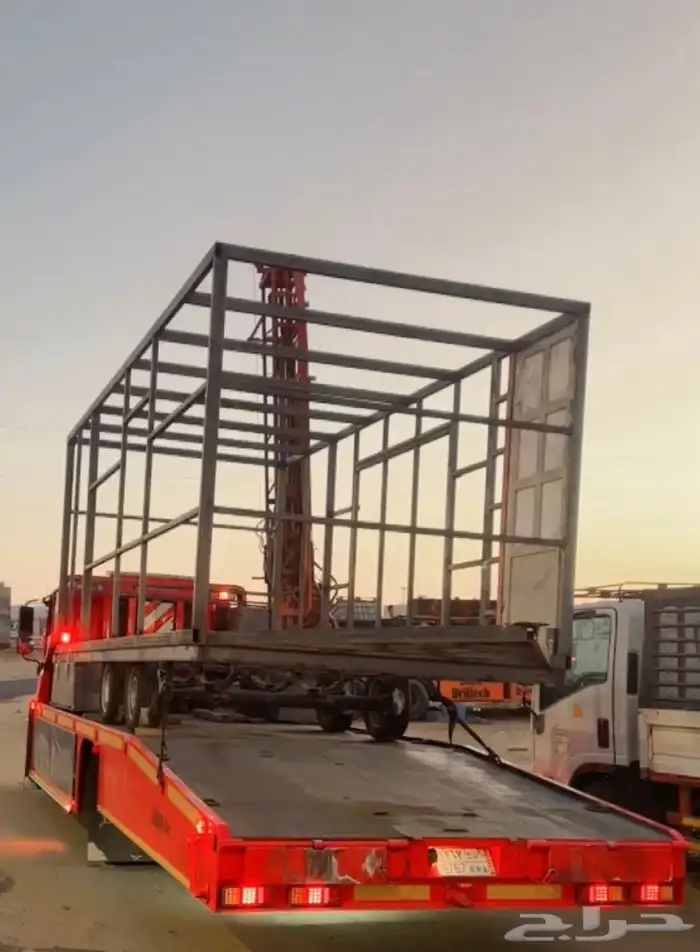 سطحه متواجد في خميس مشيط بتجاه داخلي اوخارجي لاي منطقه 2