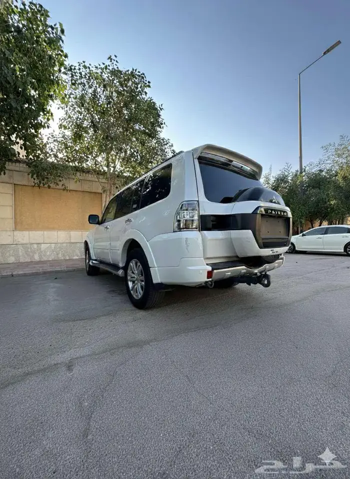 Mitsubishi pajero ( ميتسوبيشي باجير ) 2016 1