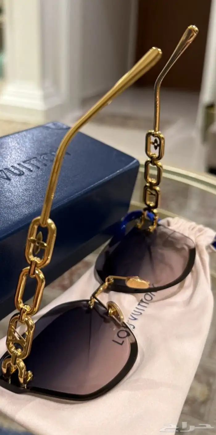 مبيوع نظارة نسائية من لويس فيتون مع الفاتورة 4