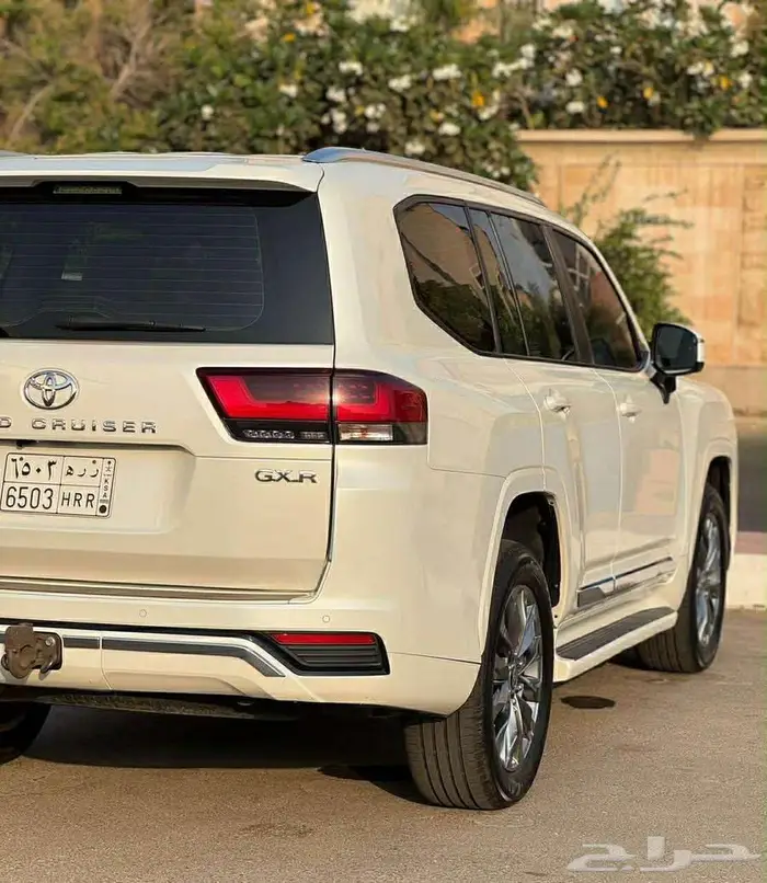 تويوتا لاندكروزر 2023 GXR 3 15
