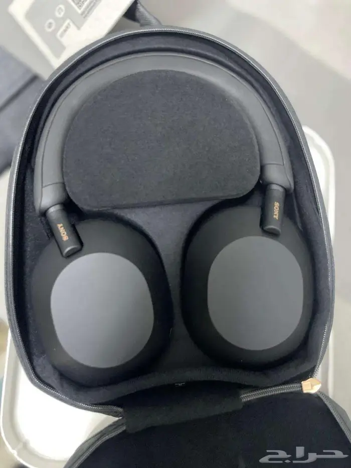 سماعات Sony WH-1000XM5 جديدة   لون أسود   غير مستخدمة 2