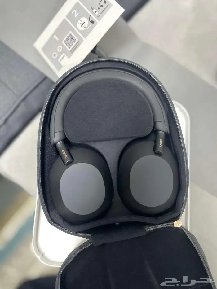 سماعات Sony WH-1000XM5 جديدة   لون أسود   غير مستخدمة 3