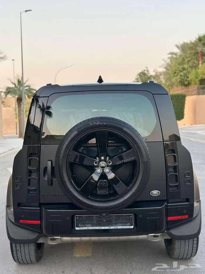 ديفندر 110 أسود مطفي 2022 عداد 105 بحالة الوكالة على الضمان 16