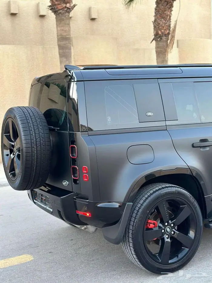 ديفندر 110 أسود مطفي 2022 عداد 105 بحالة الوكالة على الضمان 23