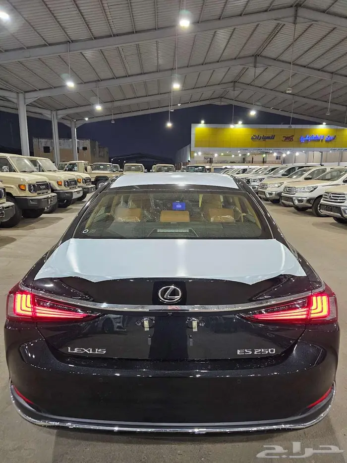 لكزس اي اس 250 موديل 2025 7