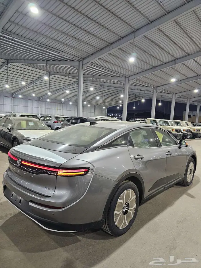 كراون برستيج - 2026 كاش واقساط - 2