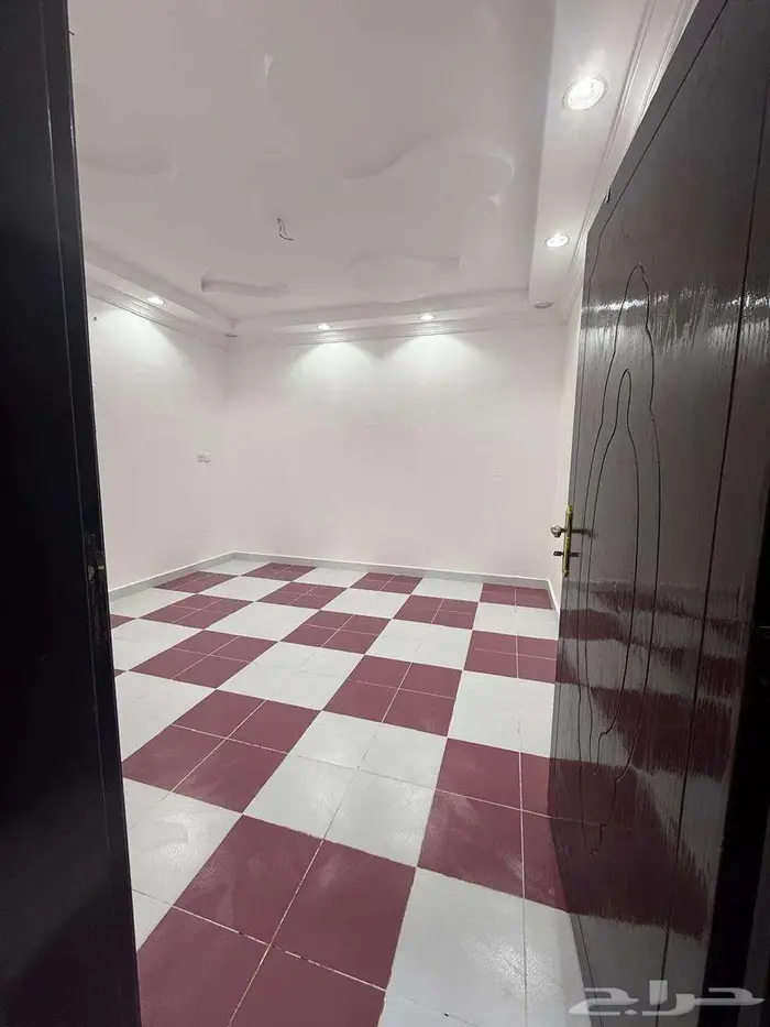 شقة للإجار ببطحاء قريش 4