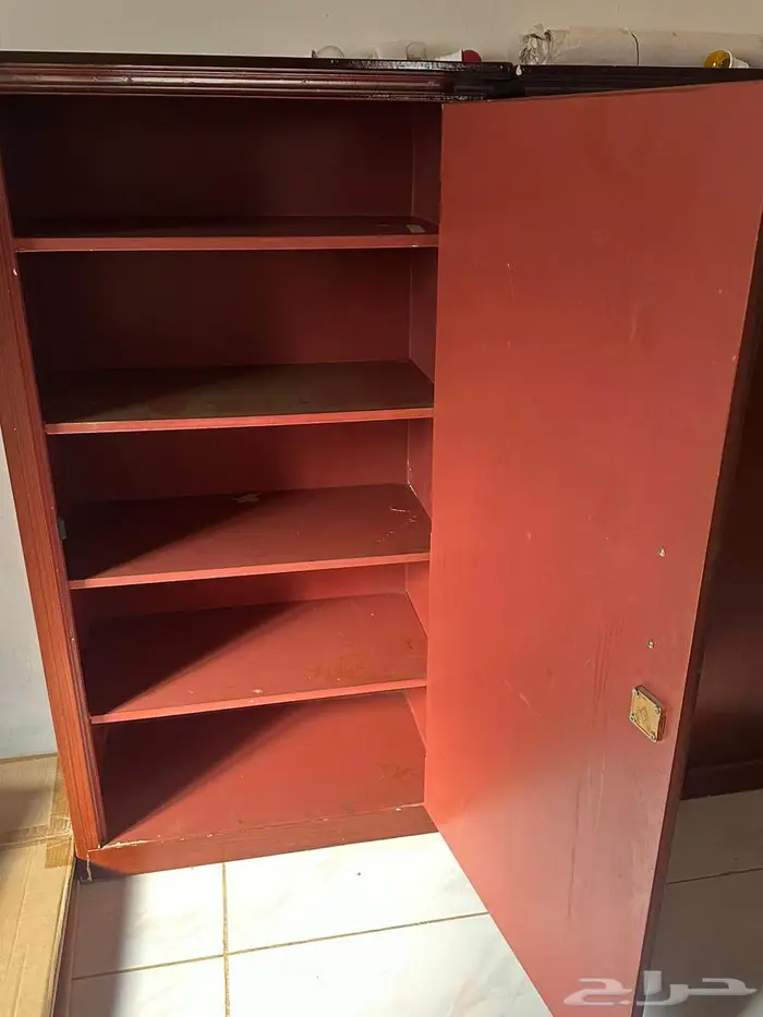 تلفزيون وطاولات للبيع 5