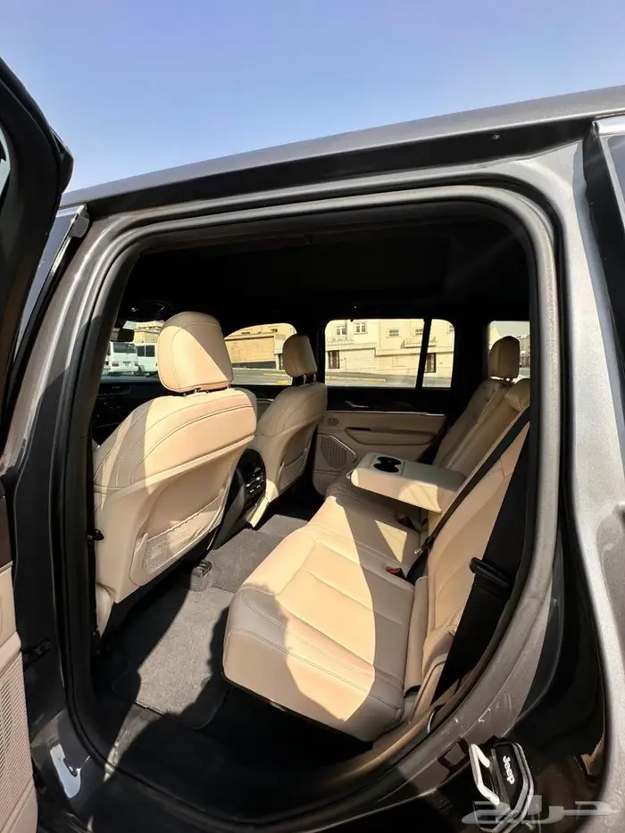 جيب قراند شيروكي 2023 ليمتيد بلص قصير 3