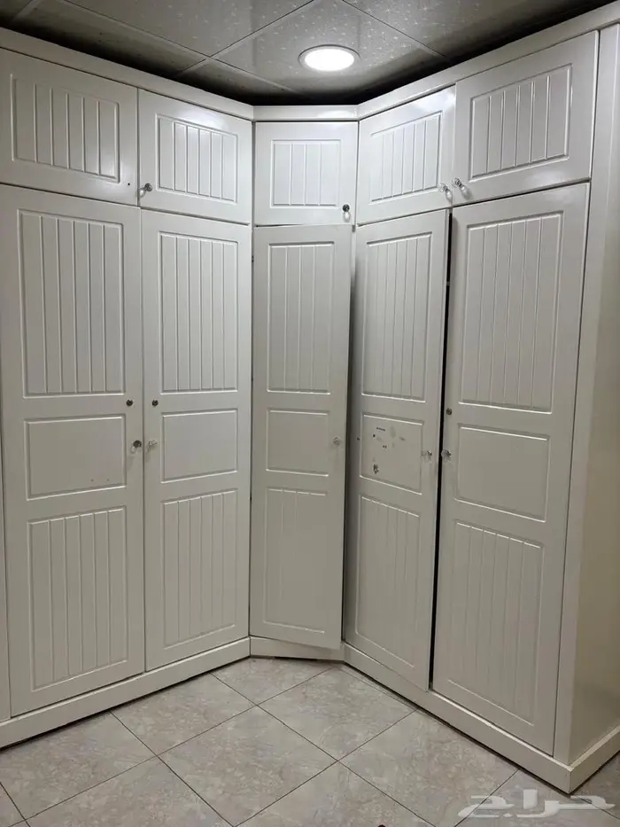 للبيع دولاب   طاولة طعام 5