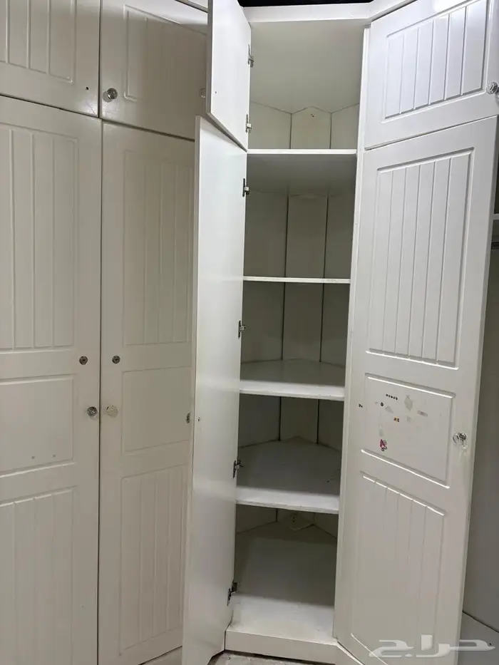 للبيع دولاب   طاولة طعام 7