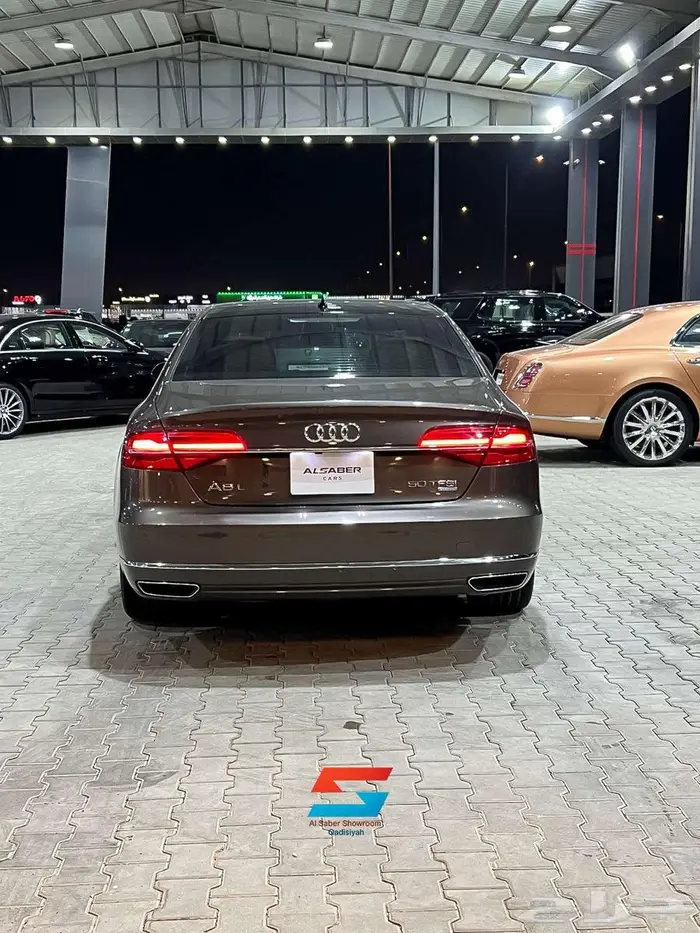 اودي A8 7
