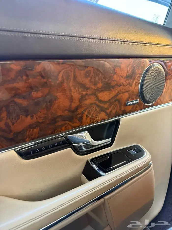 جاكور XJ L 2013 V6 مخزن 6 سنوات 2