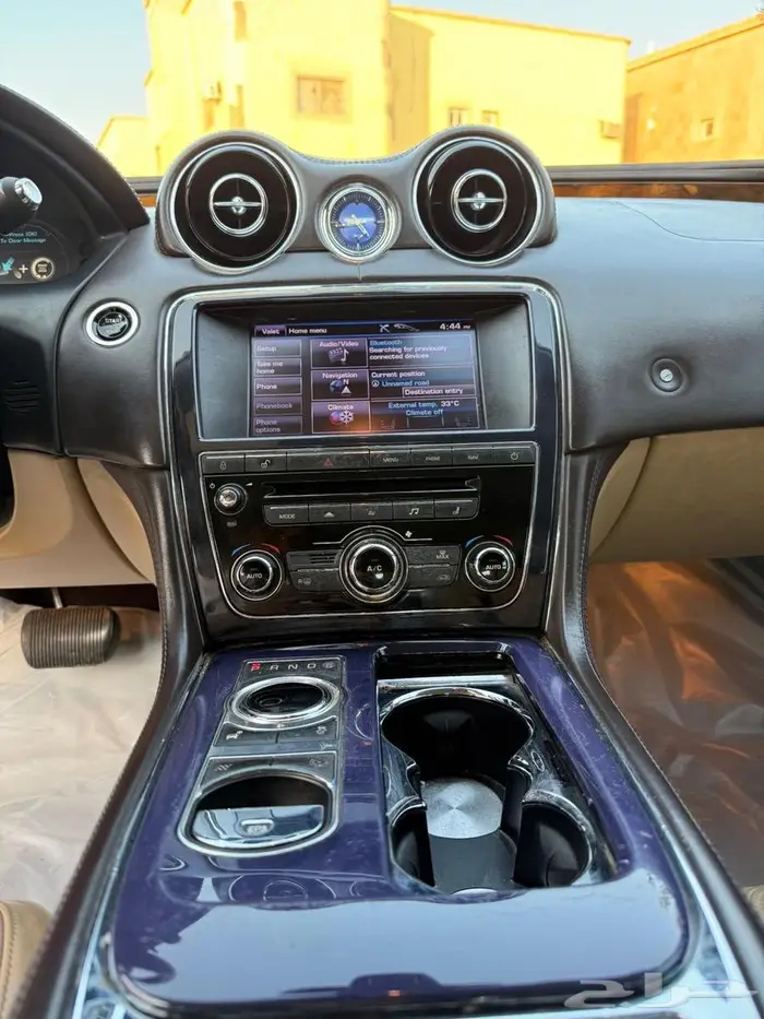 جاكور XJ L 2013 V6 مخزن 6 سنوات 1