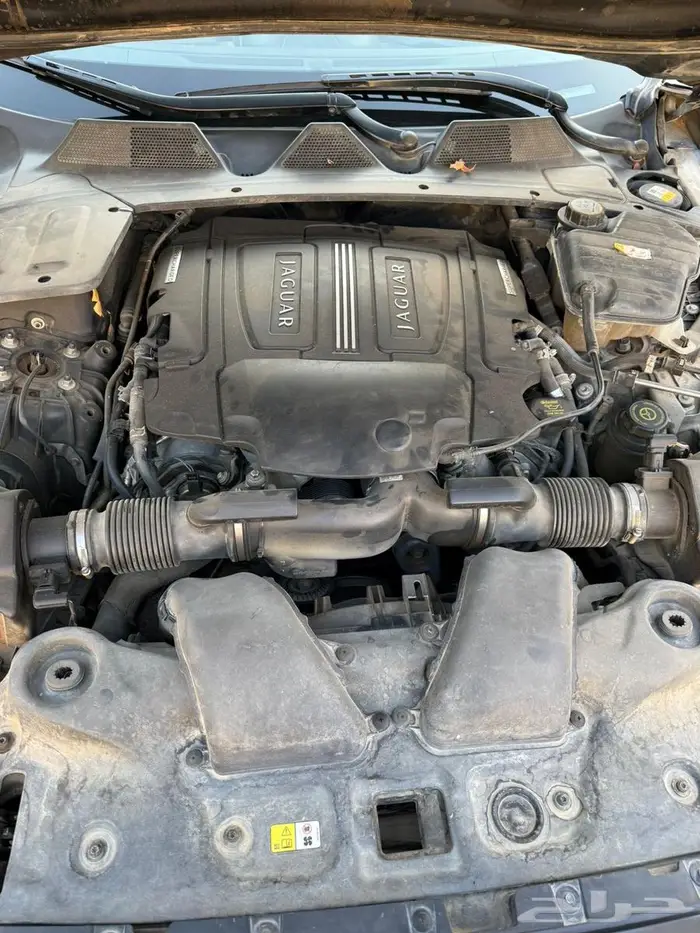 جاكور XJ L 2013 V6 مخزن 6 سنوات 10
