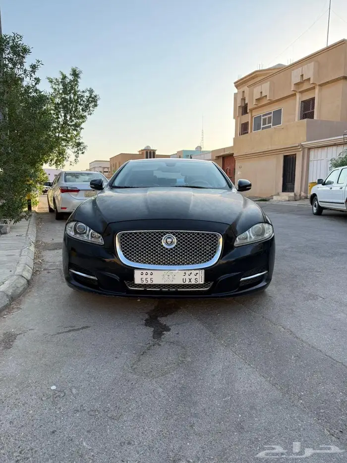 جاكور XJ L 2013 V6 مخزن 6 سنوات 4