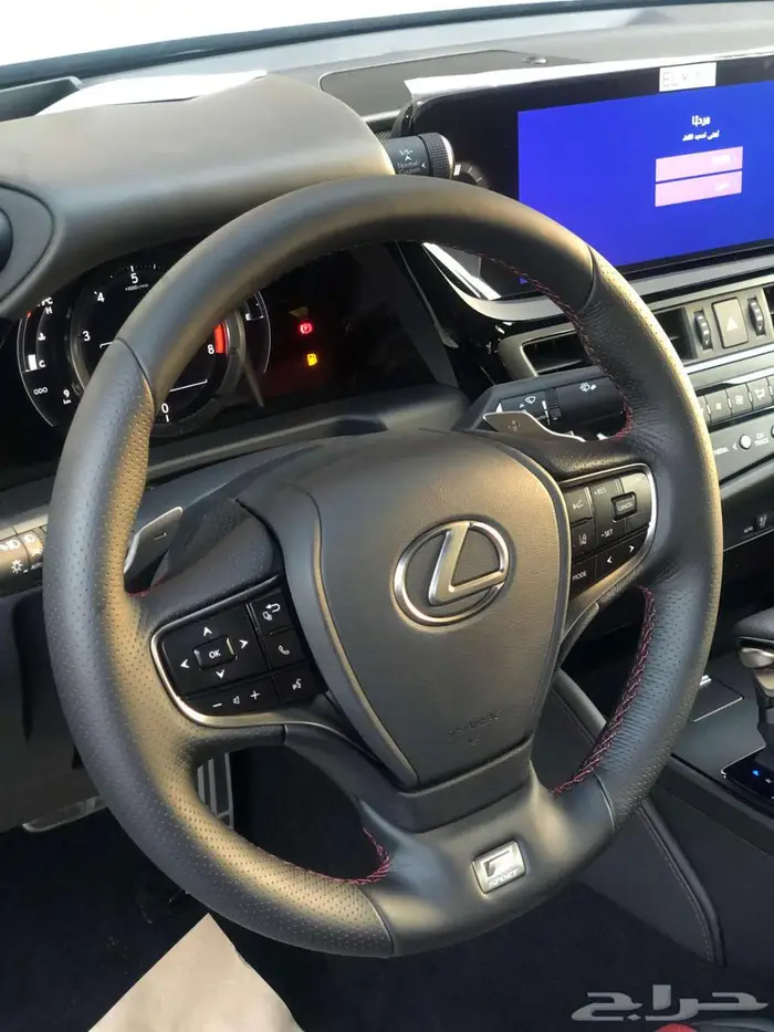 لكزس ES350 FF 2025 اسبورت سعودي أبيض _ أسود داخل أحمر 6