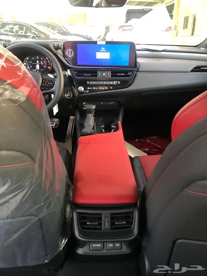 لكزس ES350 FF 2025 اسبورت سعودي أبيض _ أسود داخل أحمر 13