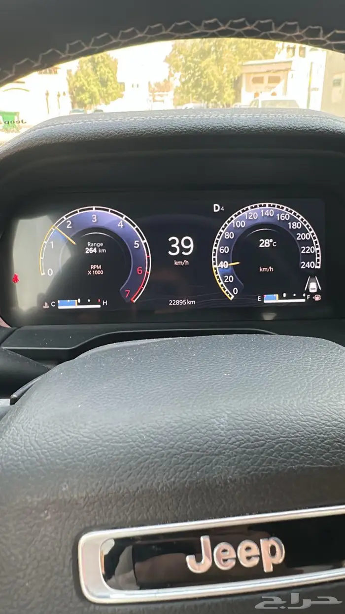 جيب قراند شيروكي 2023 ليمتيد بلص قصير 0