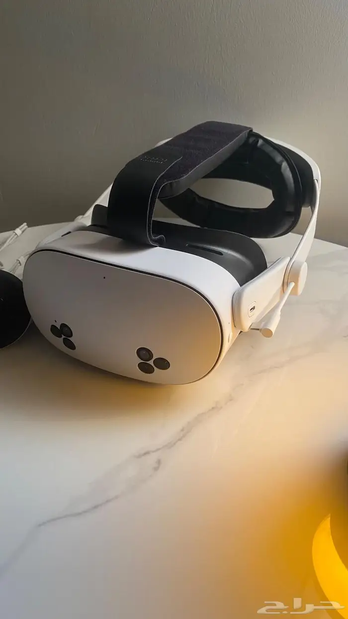جهاز VR Meta Quest 3S 1
